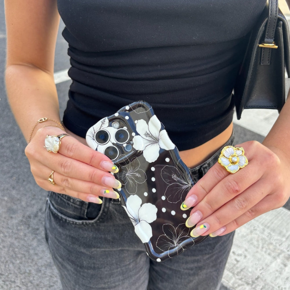 Wavy Phone Case - Mono Flora