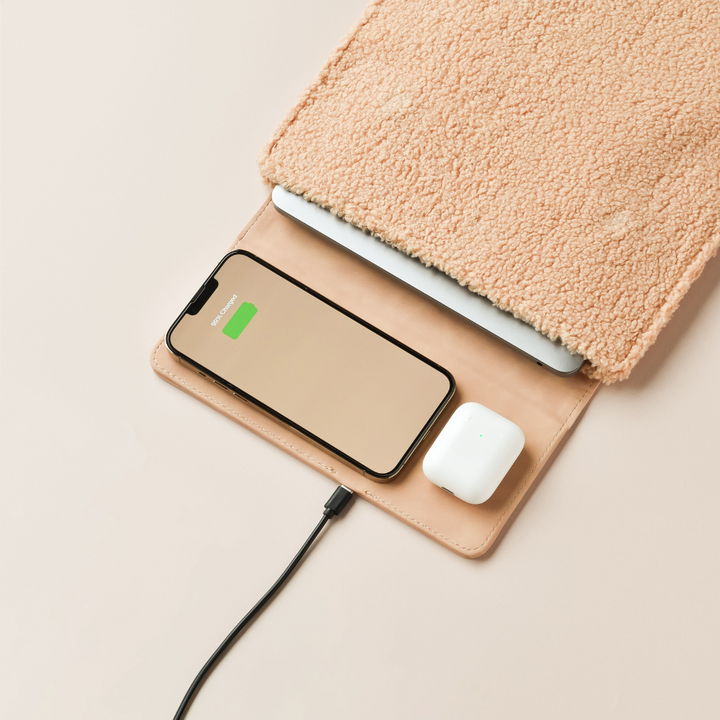 Wireless Charging Laptop Sleeve - Teddy Caramel