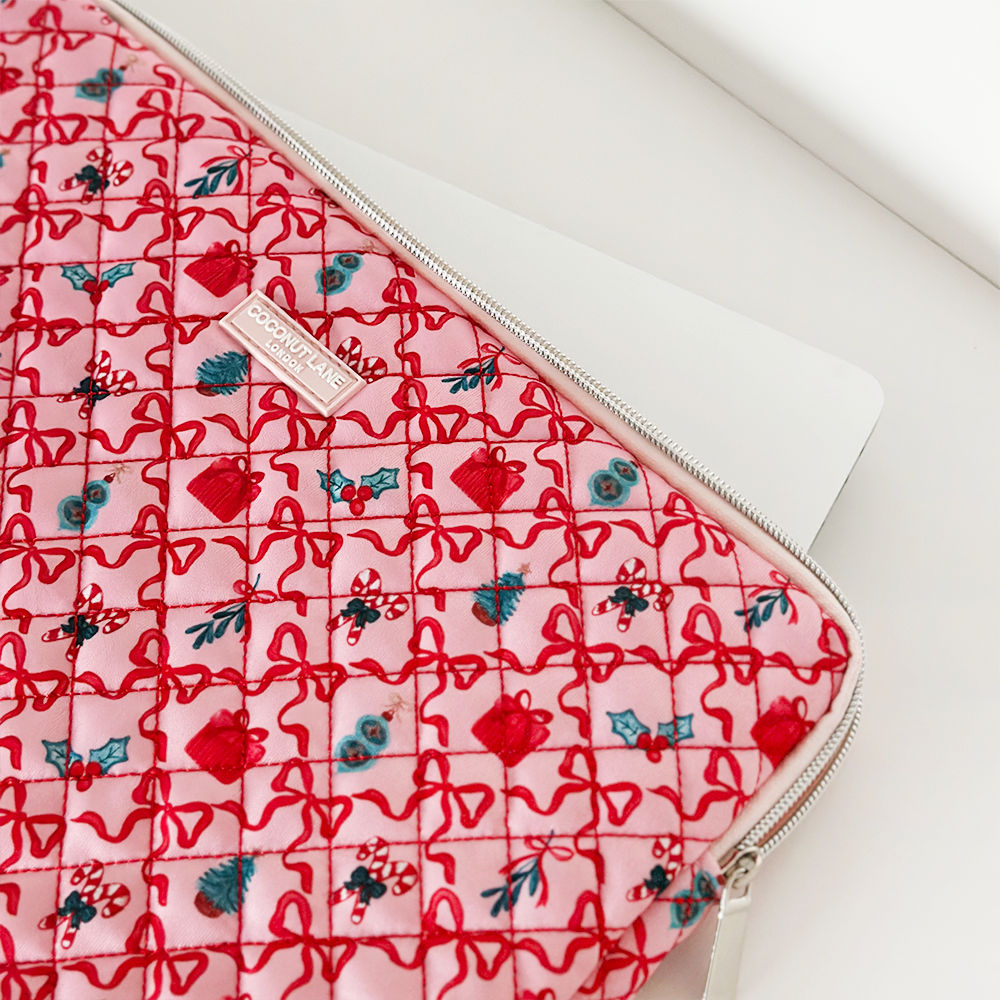 Quilted Christmas Kisses Laptop Sleeve